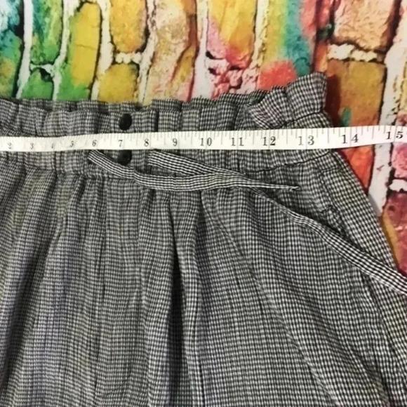 62 east shorts size medium light weight material black and white - Picture 7 of 8